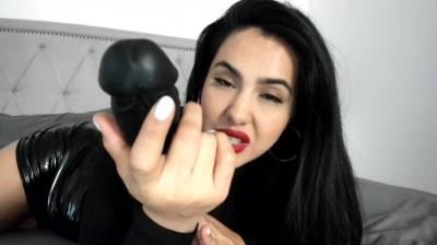 Makayla Divine Busty Latina Goddess: Suck Dick For Me Faggot