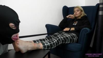 Licking Girls Feet: Karina - Uses Her Slave After University