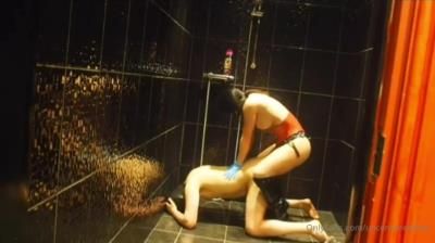 Uncensoreddom: Strap On Vid In Shower