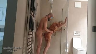 ScatShop: Versauteschnukkis - Scatsex in hotel shower (no male scat)