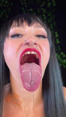 LolaRae29 - Huge tongue drool spit show off and moaning