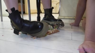 Licking Girls Feet: NELLY - Eat the dust off my feet and then sandwich off my boots