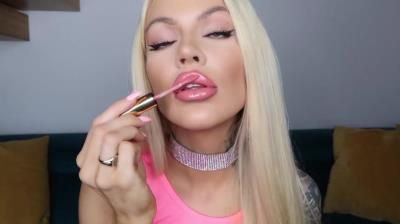 Goddess Harley LaVey - Lip Addicted