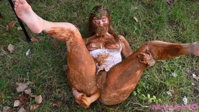 ScatShop: Ninounini - TOILET FEMDOM: I dominate you outdoors by making you eat my shit and much more!