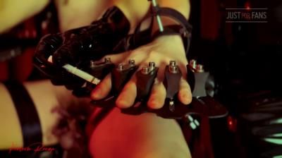 Mistress Elis Euryale - A 4 Hands Burning Torment