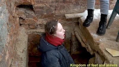 Kingdom Of Feet And Slaves: Ariels Outdoor Humiliating Tasks