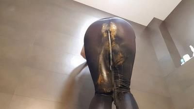 ScatShop: Thefartbabes - Leather Leggings Diarrhea