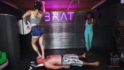 Bratty Foot Girls: Ginary And Paris - All Out Trample