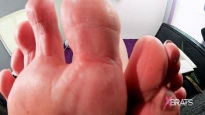 Bratty Foot Girls: Natasha Ty - My Date SHRUNK