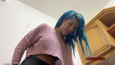 Sadistic Queens: Goddess Penelope - 1st Time Squish