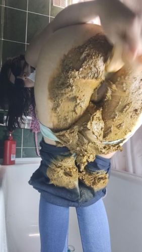 ScatShop: PooGirl - poop in skinny jeans and panties
