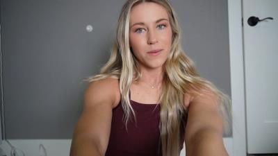 Keeks 3005 - Physical Therapist Gets Handsy